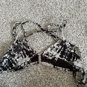 Jolyn “Vent” patterned bikini top